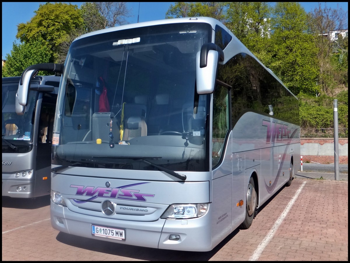 Mercedes Tourismo von Weiss aus Österreich im Stadthafen Sassnitz am 03.05.2014