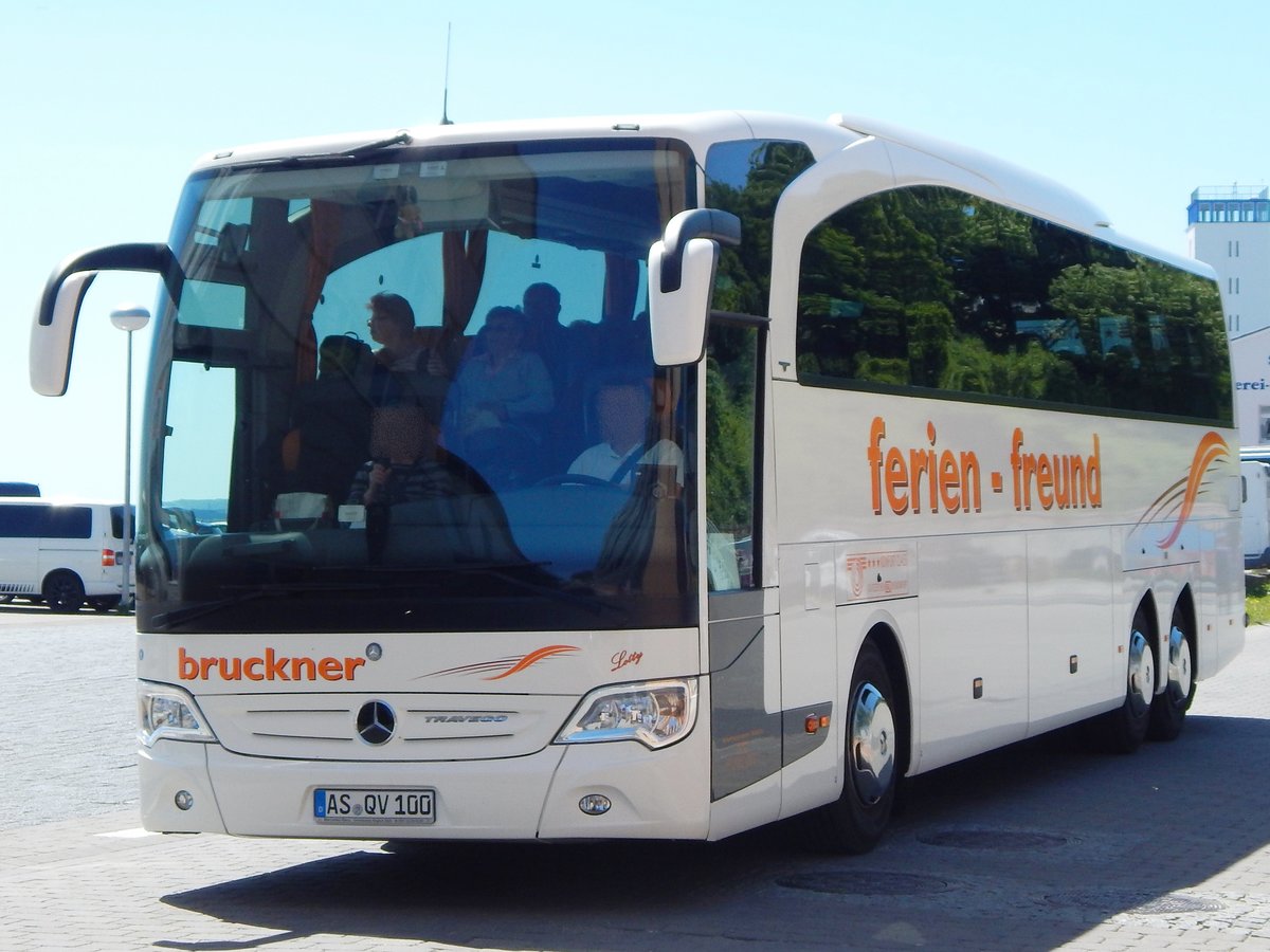 Mercedes Travego von Bruckner aus Deutschland im Stadthafen Sassnitz am 05.06.2015