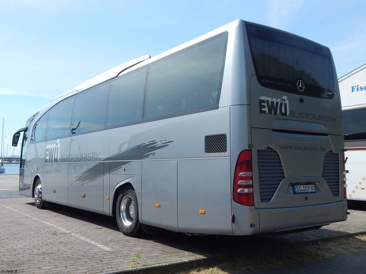 Mercedes Travego von EWÜ Bustouristik aus Deutschland im Stadthafen Sassnitz am 21.05.2018