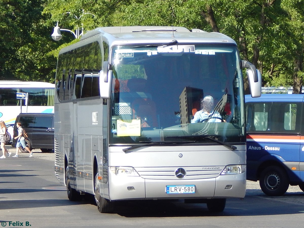 Mercedes Travego von Kuti Travel aus Ungarn in Berlin am 08.06.2016