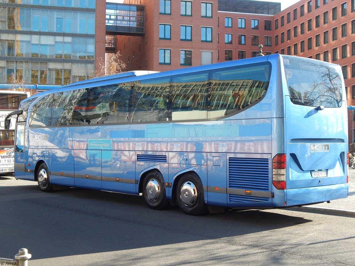 Mercedes Travego von Kuti Travel aus Ungarn in Berlin am 31.10.2018