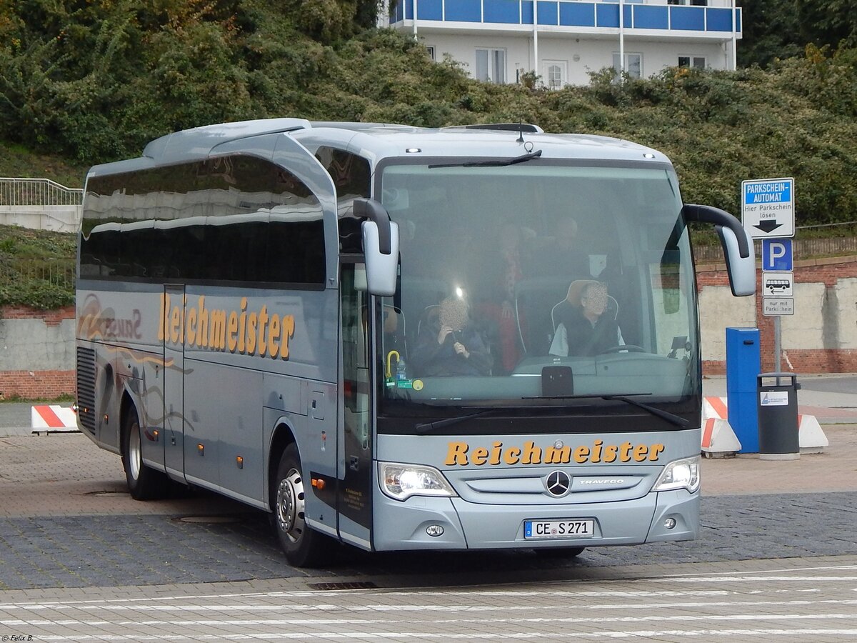Mercedes Travego von Reichmeister aus Deutschland im Stadthafen Sassnitz am 19.10.2019