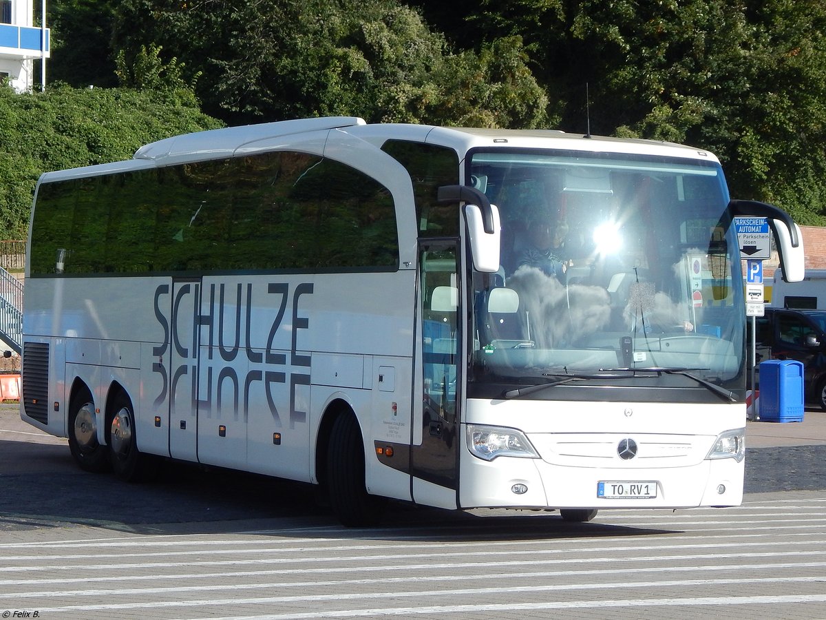 Mercedes Travego von Schulze aus Deutschland im Stadthafen Sassnitz am 03.10.2017