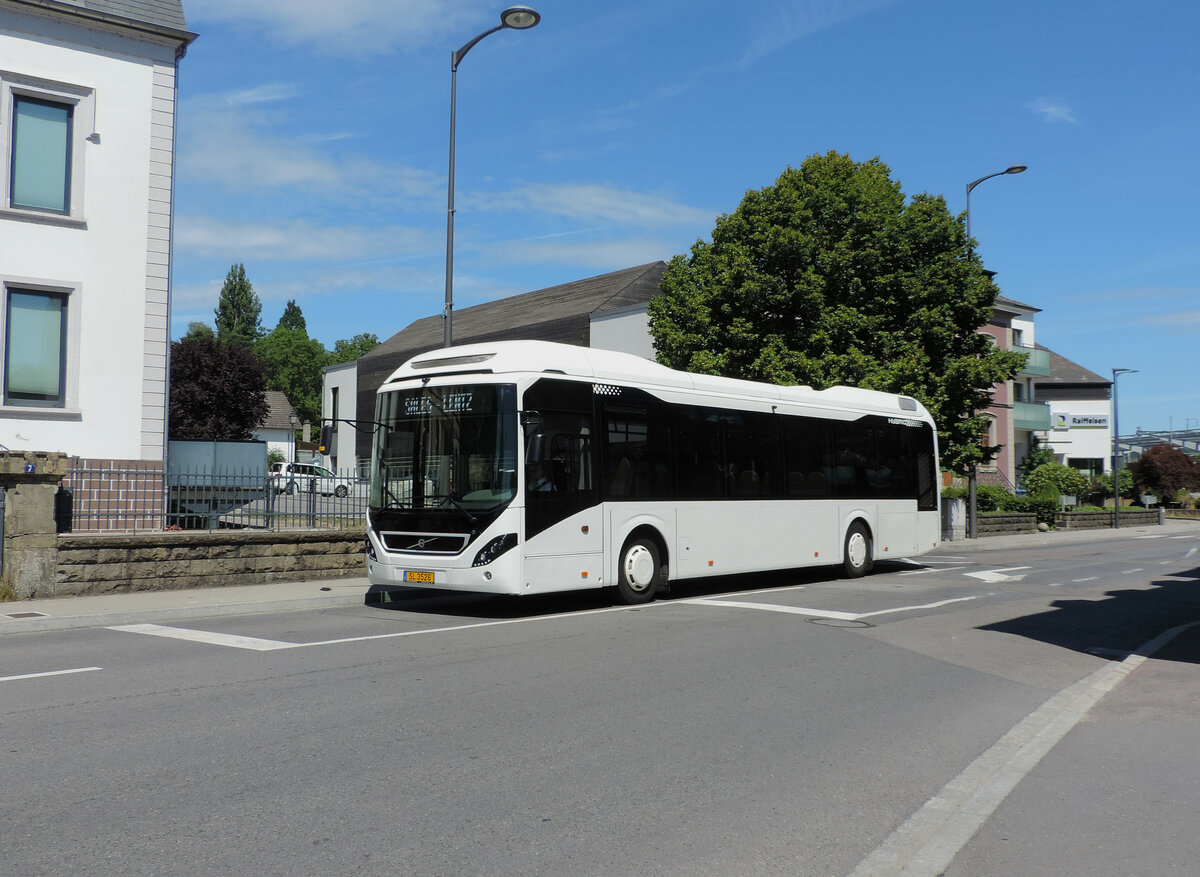 Mersch - 30. Juli 2022 : Volvo 7900 Hybrid Nr 3526 des Unternehmen Sales Lentz.
