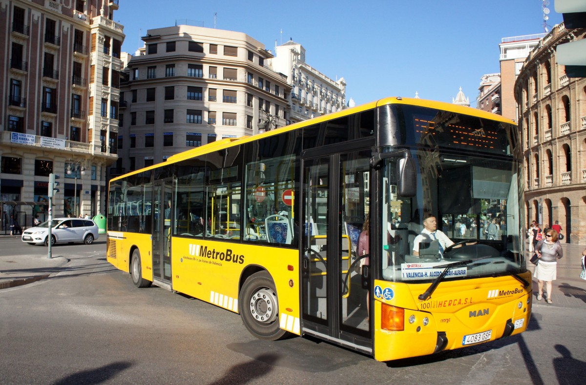 MetroBus Valencia: MAN - Noge Cittour LE in der Carrer de Xàtiva im Zentrum von Valencia. Aufgenommen im Mai 2013.