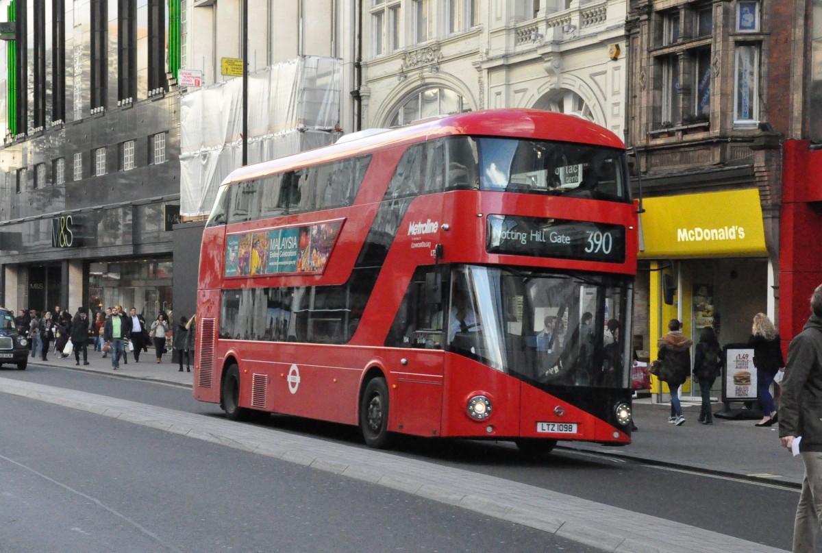 Metroline, London. Wrightbus New Routemaster (Nr.LT98) in Oxford Street. (14.11.2014)