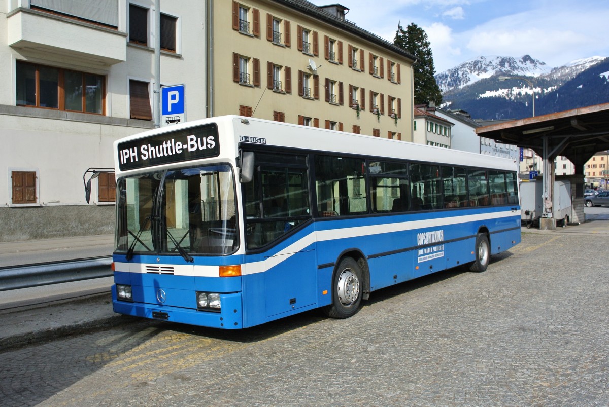 Militrtransport Airolo: MB 405 N ex. Verkehrsbetriebe Luzern abgestellt in Airolo, 29.03.2014.