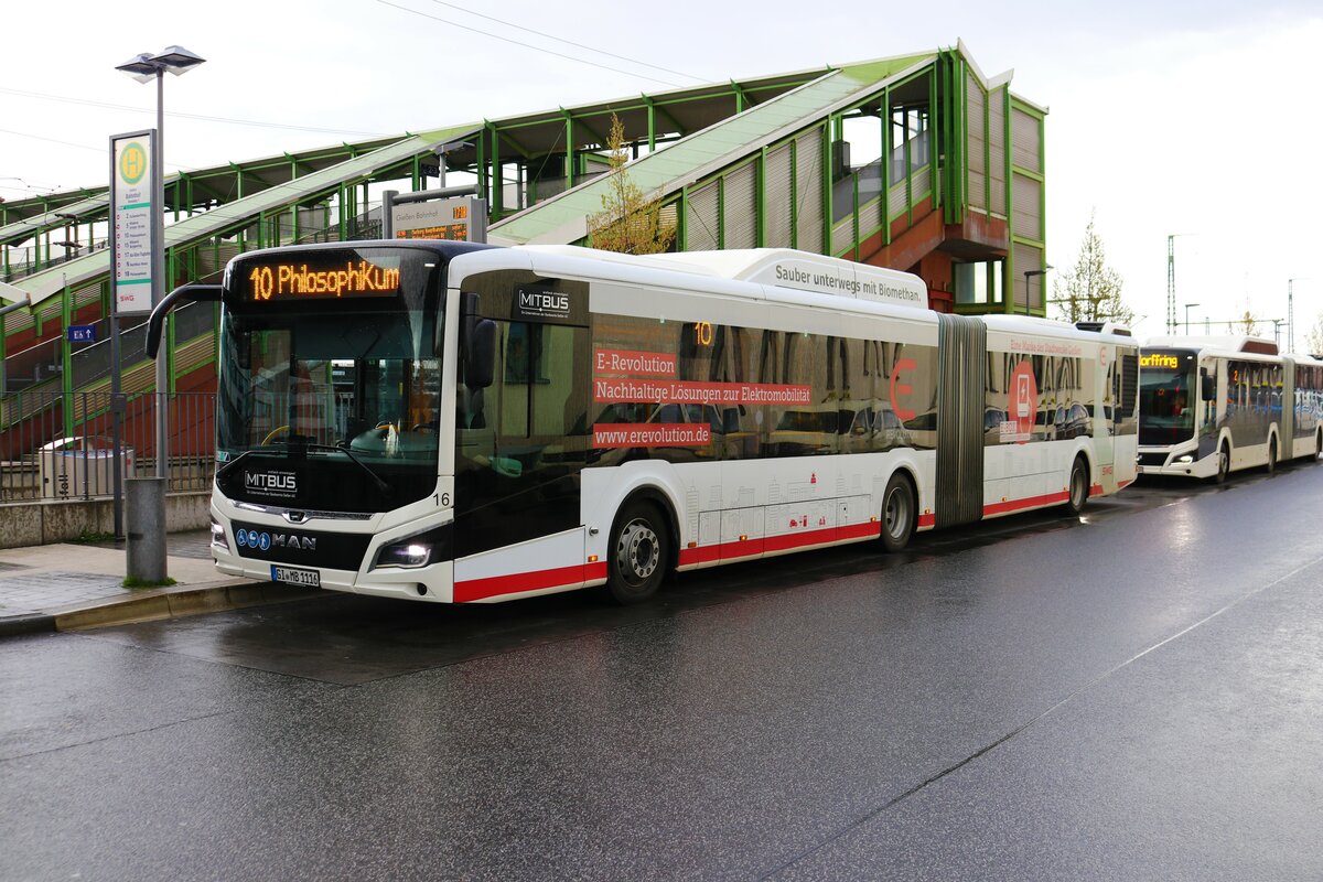 MitBus MAN Lions City Efficient Hybrid CNG am 13.04.23 in Gießen Bahnhof