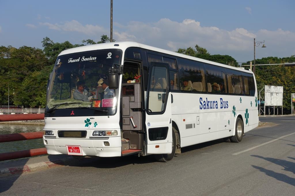 Mitsubishi Fuso Aero "Sakura Bus", Myanmar Dezember 2016 - Bus-bild.de