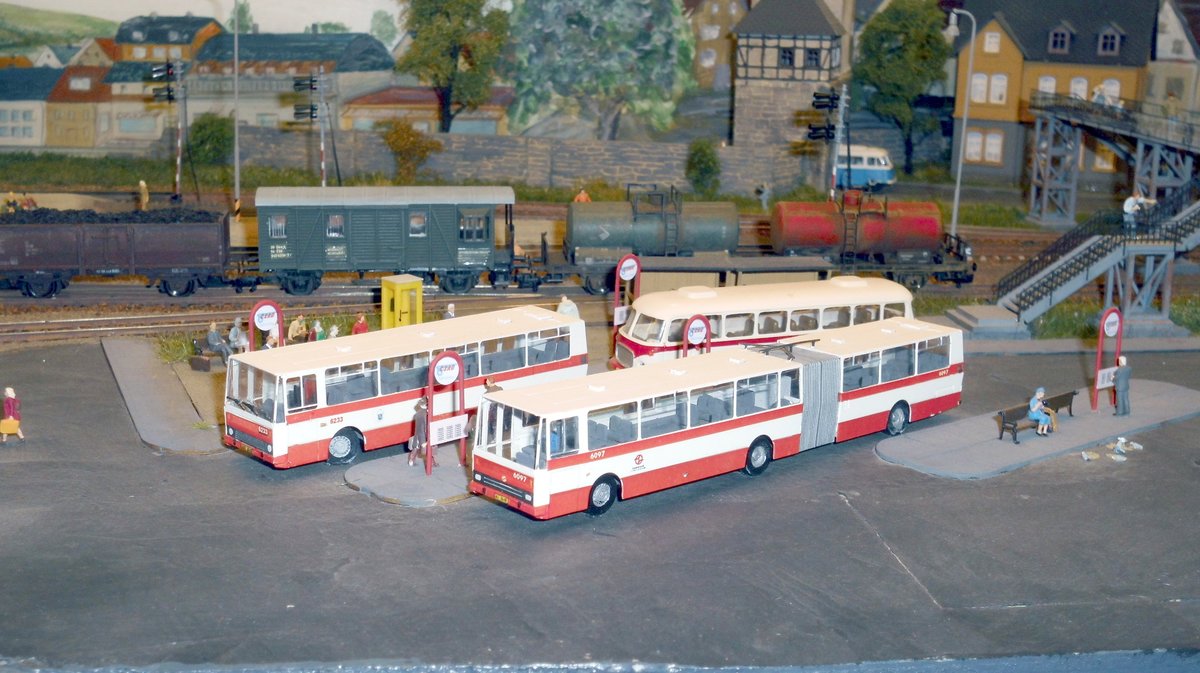 Modellbusse, gesehen auf der Modellbahnausstellung am 13.02.2016 in Dresden.