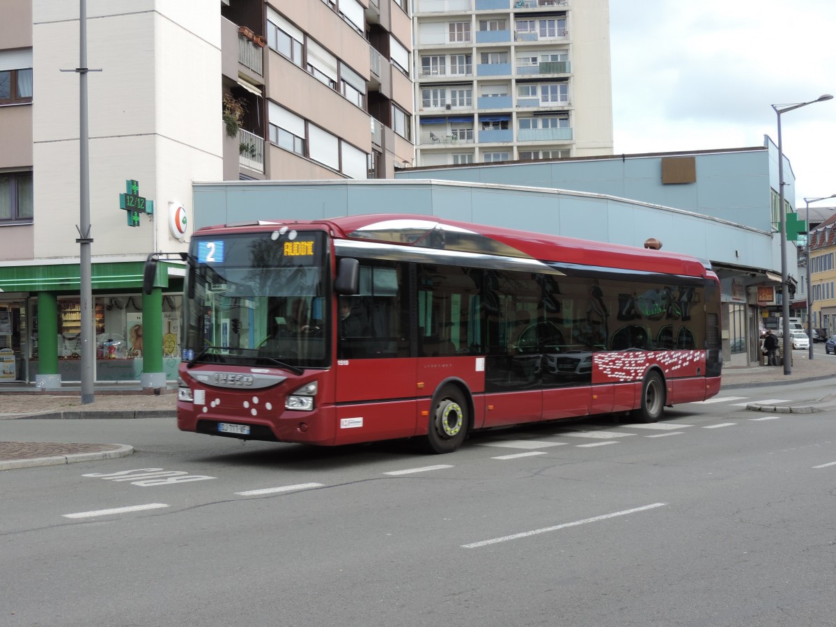 Montbéliard 12/12/2015 : Einer der 20 neuen Urbanway 12 in Betrieb.