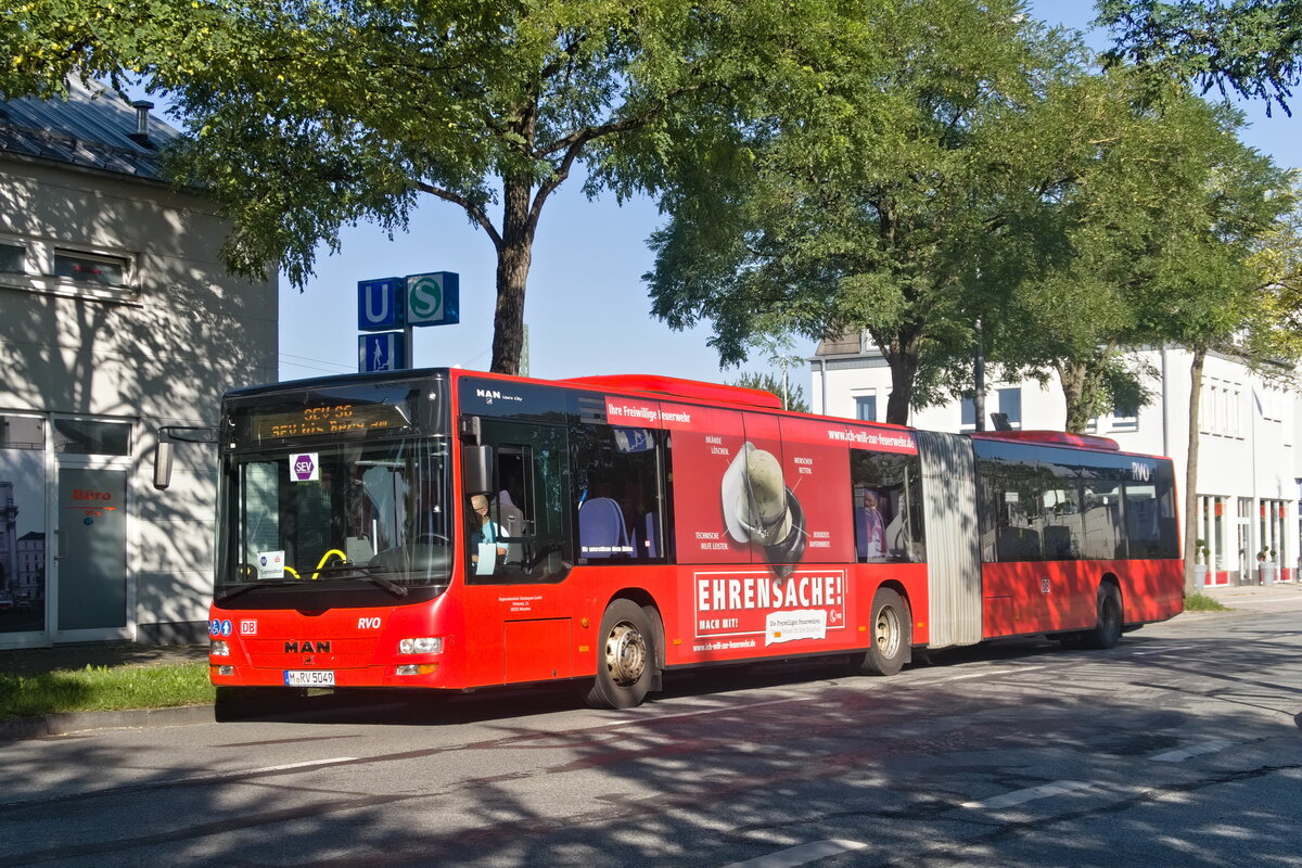 München: MAN Lion's City von Regionalverkehr Oberbayern (M-RV 5049) als Schienenersatzverkehr für die S6 in Trudering. Aufgneommen 2.9.2021.