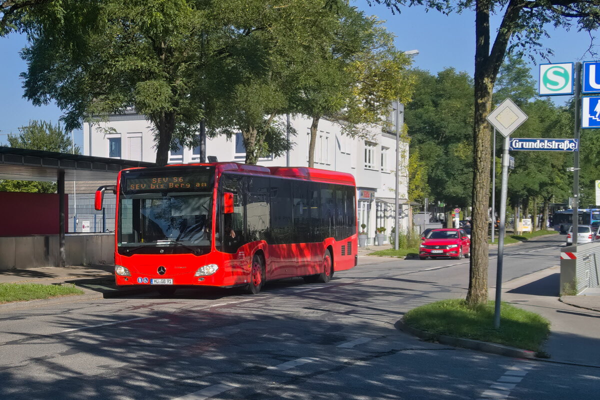 München: Mercedes-Benz Citaro 2. Generation (MÜ-GB 91) als Schienenersatzverkehr für die S6 in Trudering. Aufgenommen 2.9.2021.