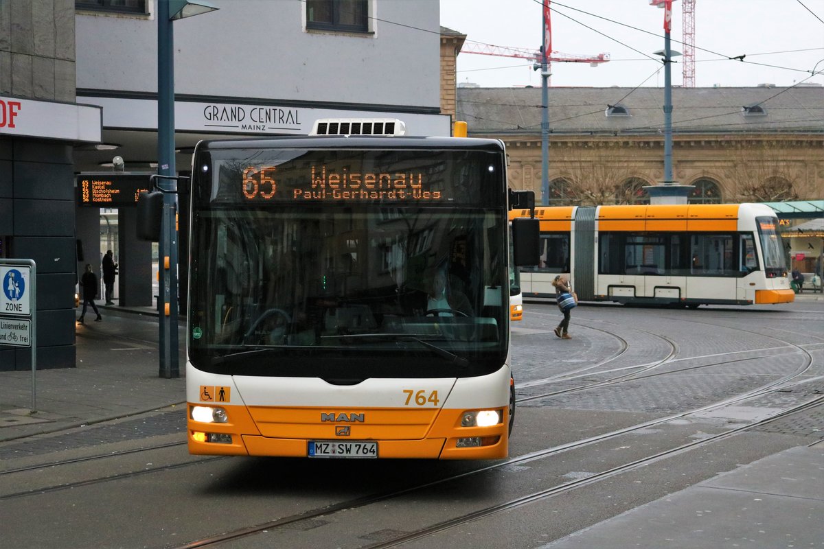 MVG MAN Lions City G Wagen 764 am 28.12.18 in Mainz Hbf