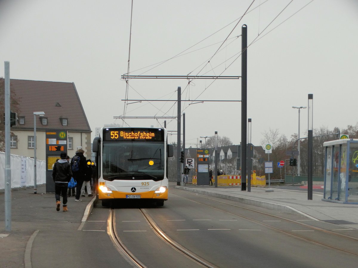 MVG Mercedes Benz Citaro 2 (Euro 6) G Wagen 925 am 17.12.16 in Mainz Universität