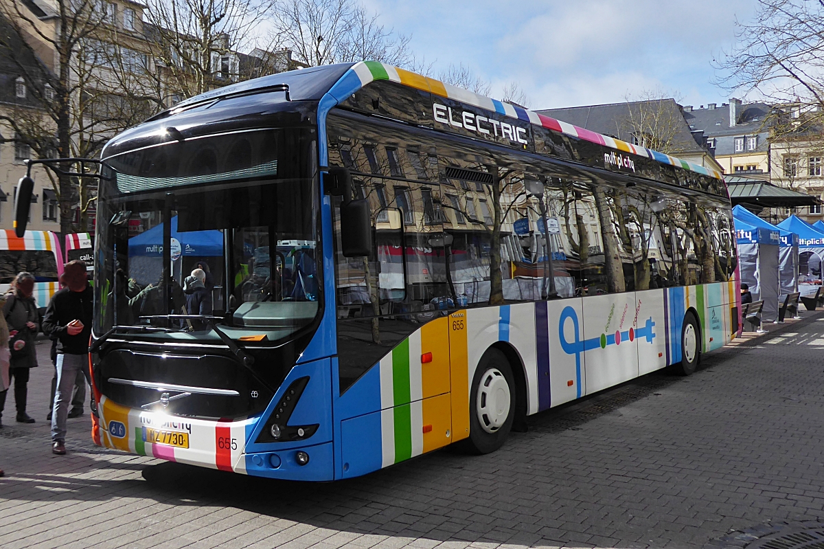 MZ 7730, Volvo 7900 Elektrobus, konnte am 01.03.2020, auf der Place d'Armes in Luxemburg besichtigt werden.   
