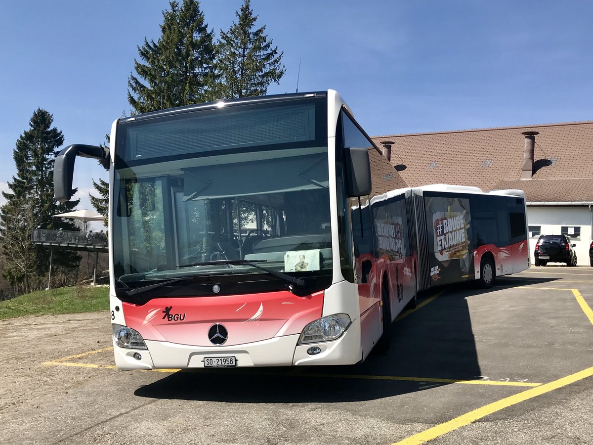 Nach der Ankunft beim Unteren Grenchenberg am 21.4.18 wartet der C2 Gelenkbus Nr. 8 auf die Rückfahrt.
