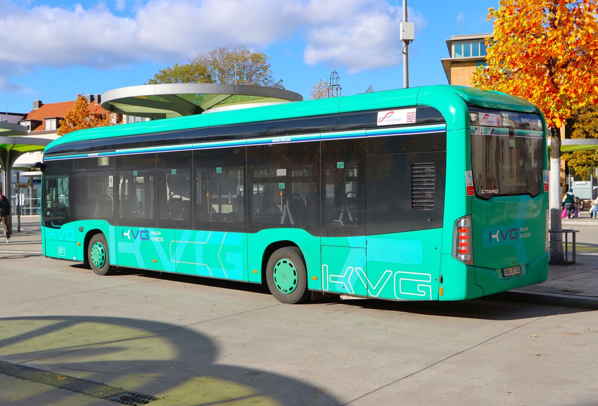 Nagelneuer Racktours Mercedes Benz eCitaro im KVG Design am 24.10.26 in Hanau Freiheitsplatz auf den Linien 32