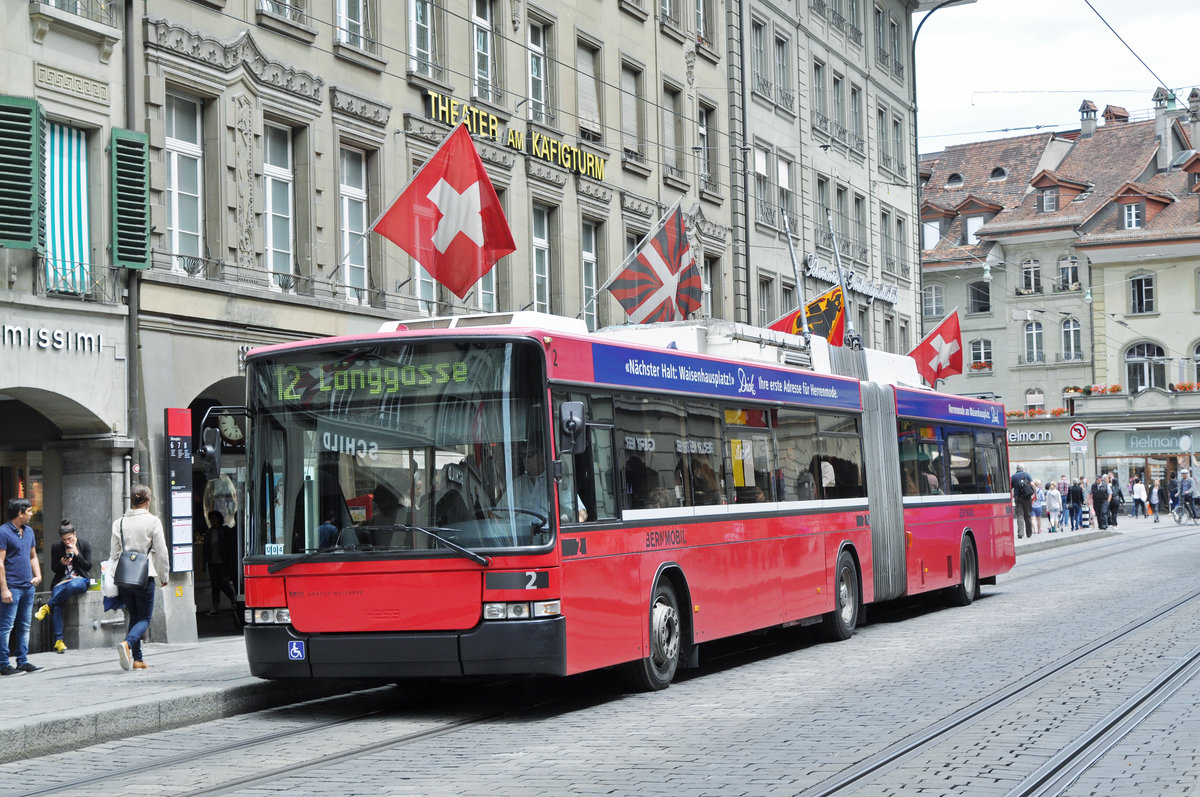 NAW Hess Trolleybus 2, auf der Linie 12 unterwegs in der Marktgasse. Die Aufnahme stammt vom 09.06.2017.