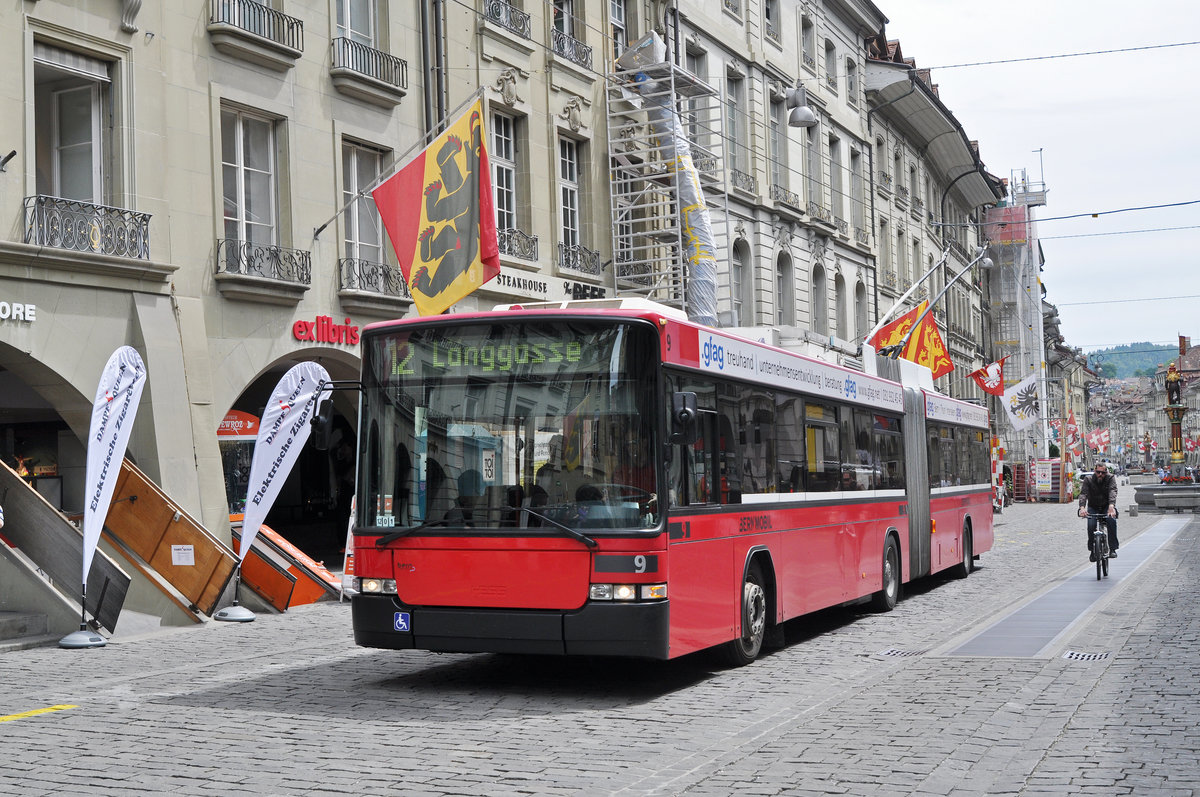 NAW Hess Trolleybus 9, auf der Linie 12, beim Zytglogge in Bern. Die Aufnahme stammt vom 09.06.2017.