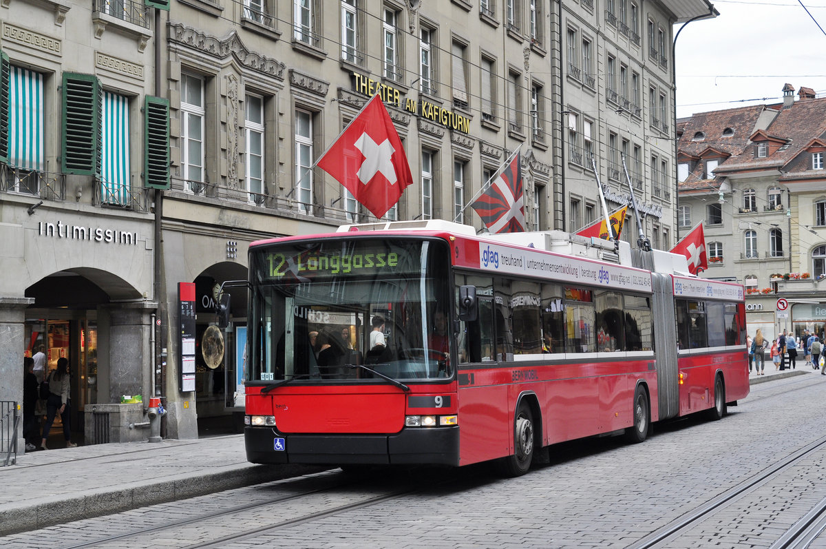 NAW Hess Trolleybus 9, auf der Linie 12, bedient die Haltestelle Bärenplatz. Die Aufnahme stammt vom 09.06.2017.