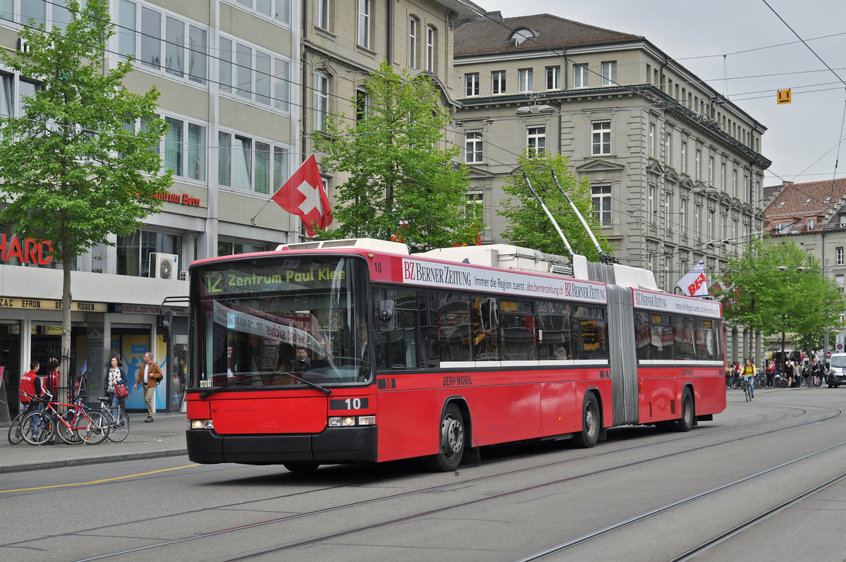 NAW Trolleybus 10, auf der Linie 12, beim Bubenbergplatz. Die Aufnahme stammt vom 09.05.2016.