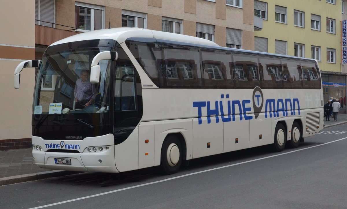 Neoplahn Tourliner  Reisebus in Worms am 18.10.16.