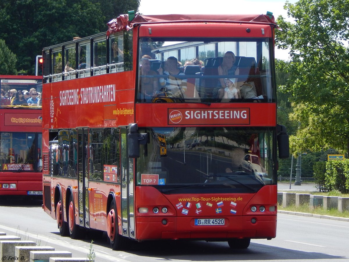 Neoplan Centroliner N4426 von Gullivers Reisen aus Deutschland in Berlin am 11.06.2016