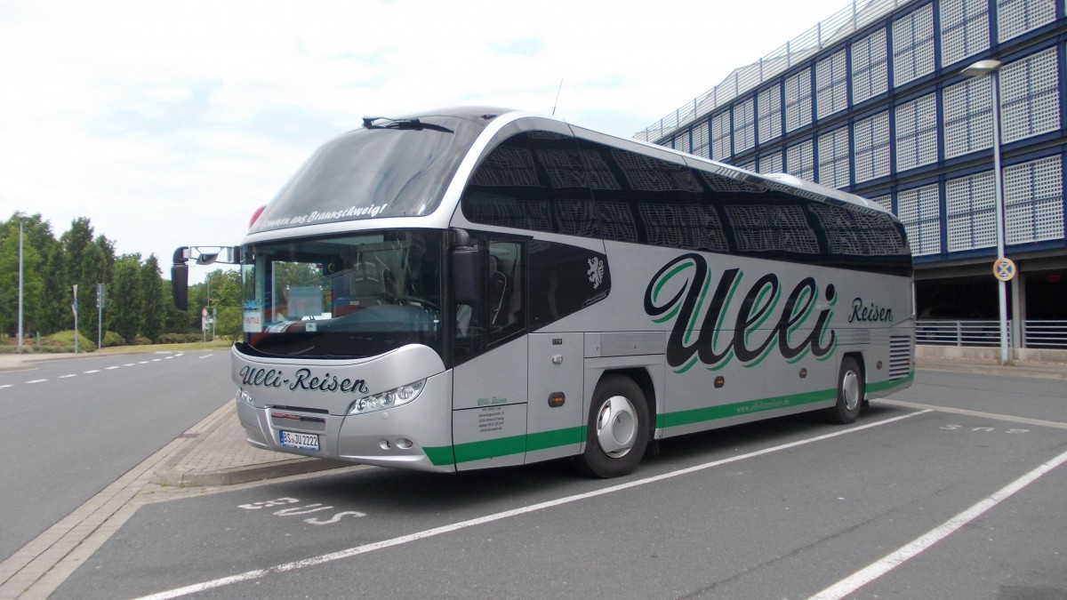 Neoplan Cityliner, am Airport Hannoer, am 03.06.2015.