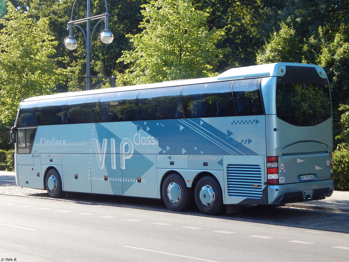 Neoplan Cityliner aus der Ukraine in Berlin am 06.08.2018