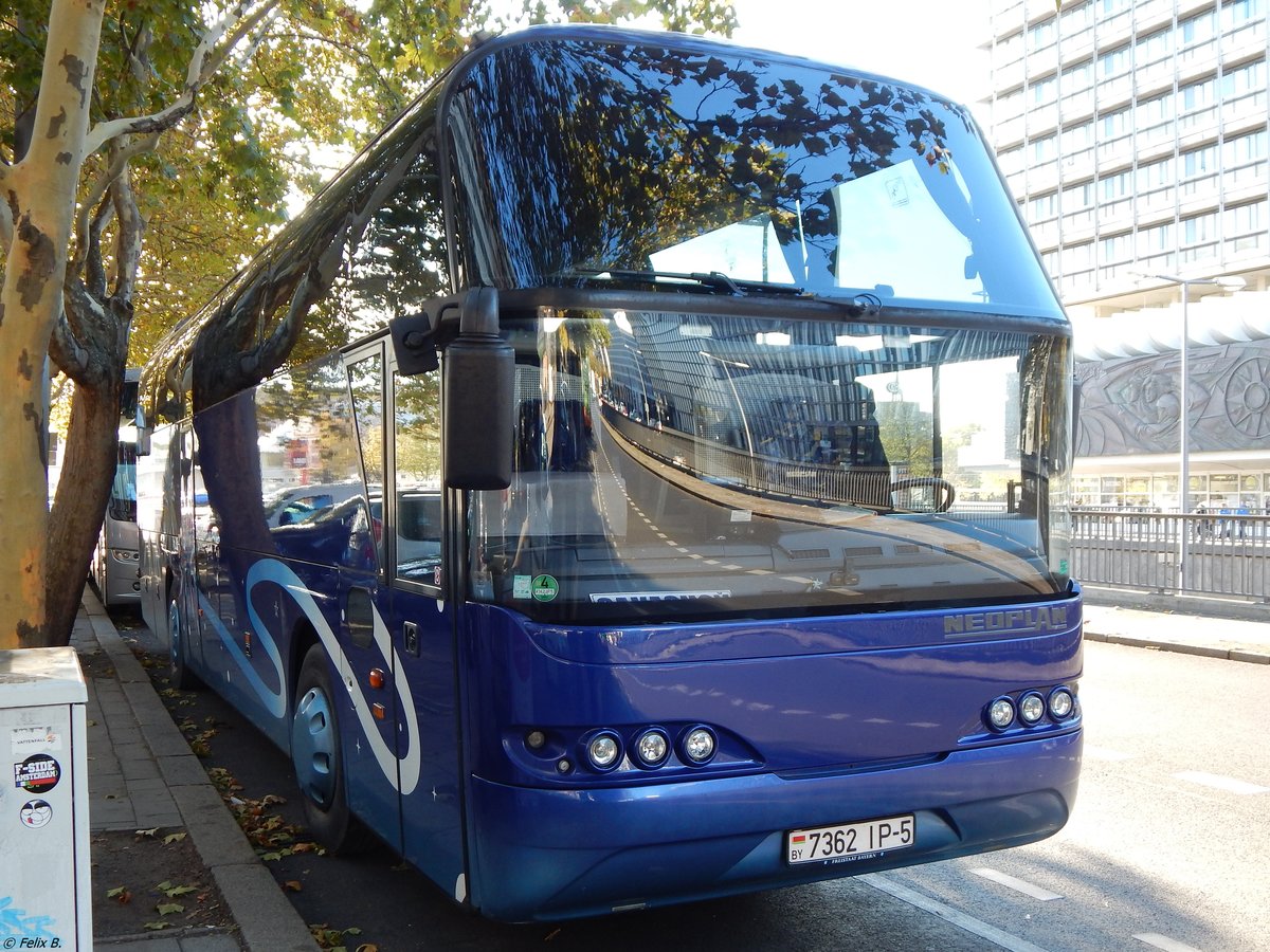Neoplan Cityliner aus Weißrussland (ex Neumeier) in Berlin am 31.10.2018