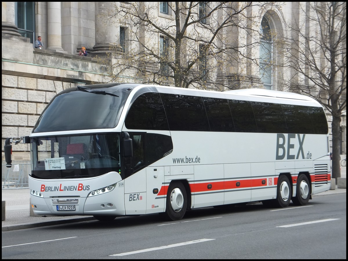 Neoplan Cityliner von Bex-Berlin aus Deutschland in Berlin am 25.04.2013