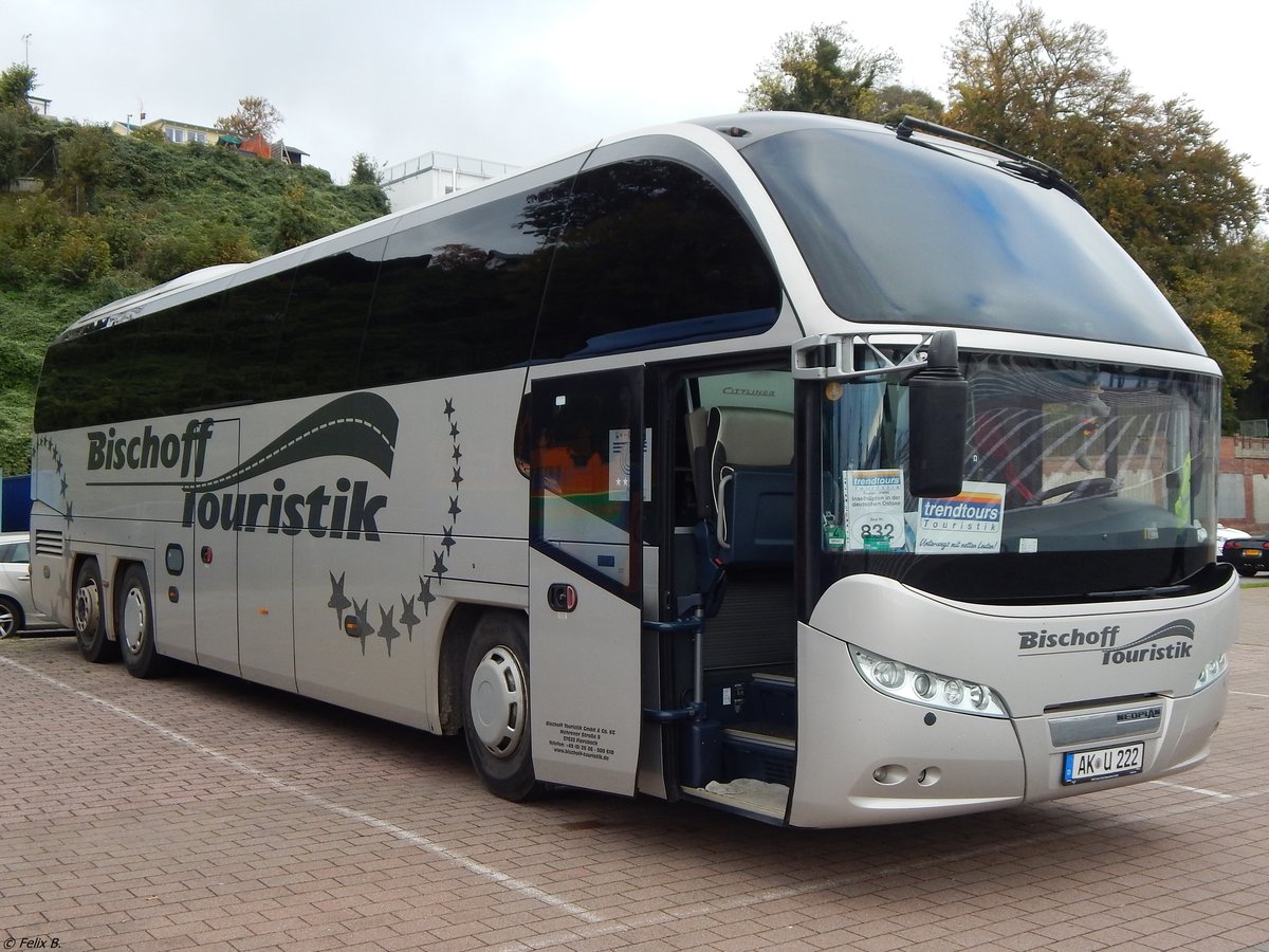 Neoplan Cityliner von Bischoff Touristik aus Deutschland im Stadthafen Sassnitz am 21.10.2017