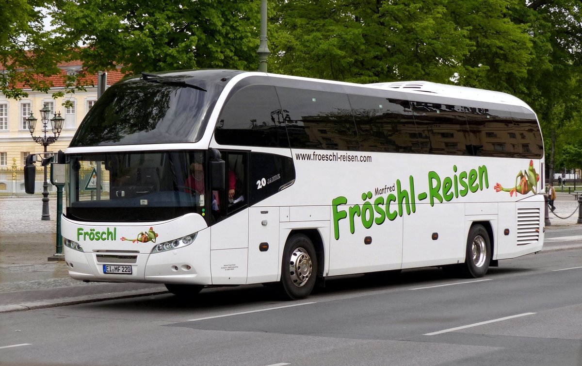 Neoplan Cityliner, 'Fröschl-Reisen', Berlin, bereits im Mai 2015.