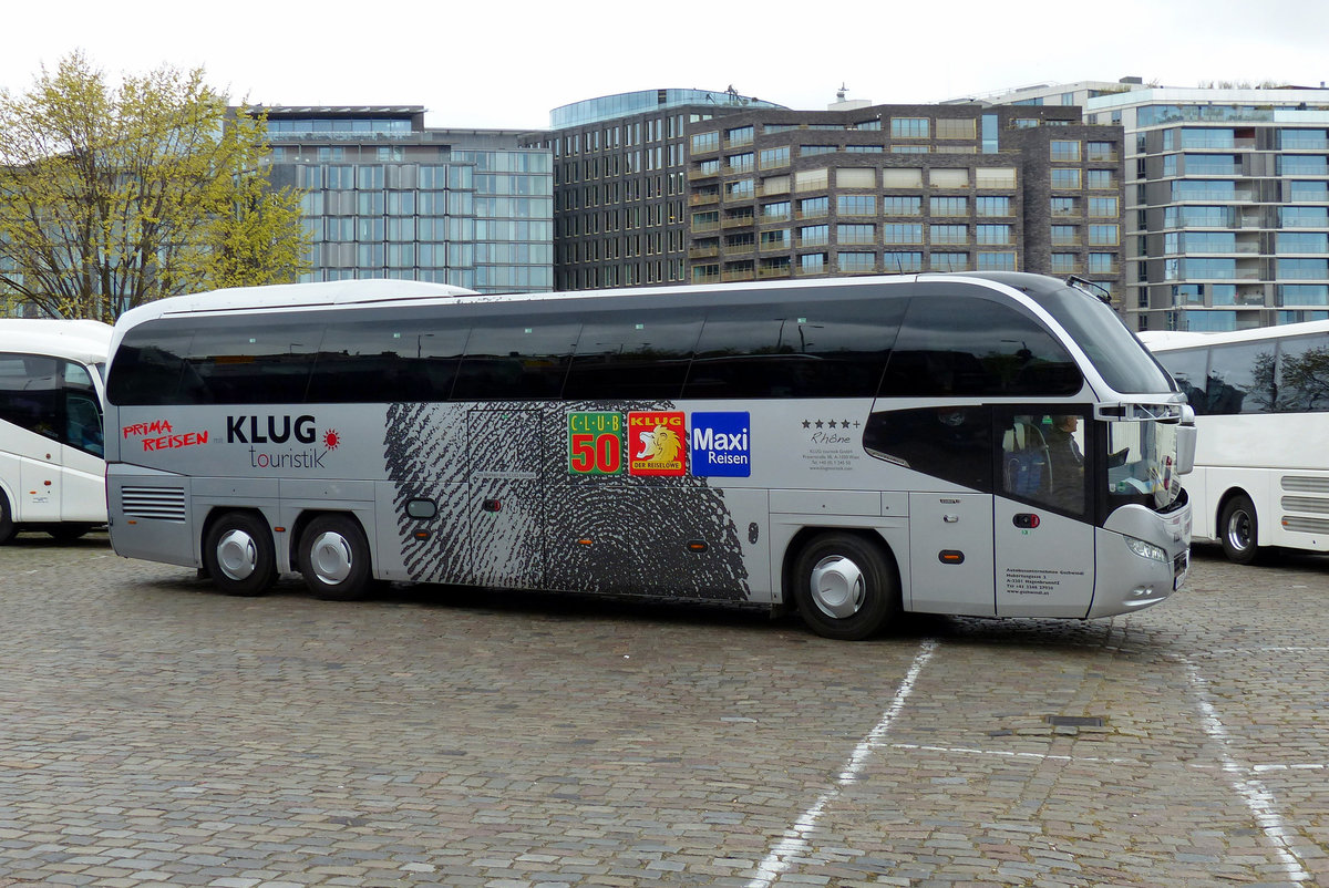 Neoplan Cityliner von 'Klug Touristik'- 'Autobusunternehmen Gschwindl' aus Österreich, Foto.  Amsterdam im April 2015.