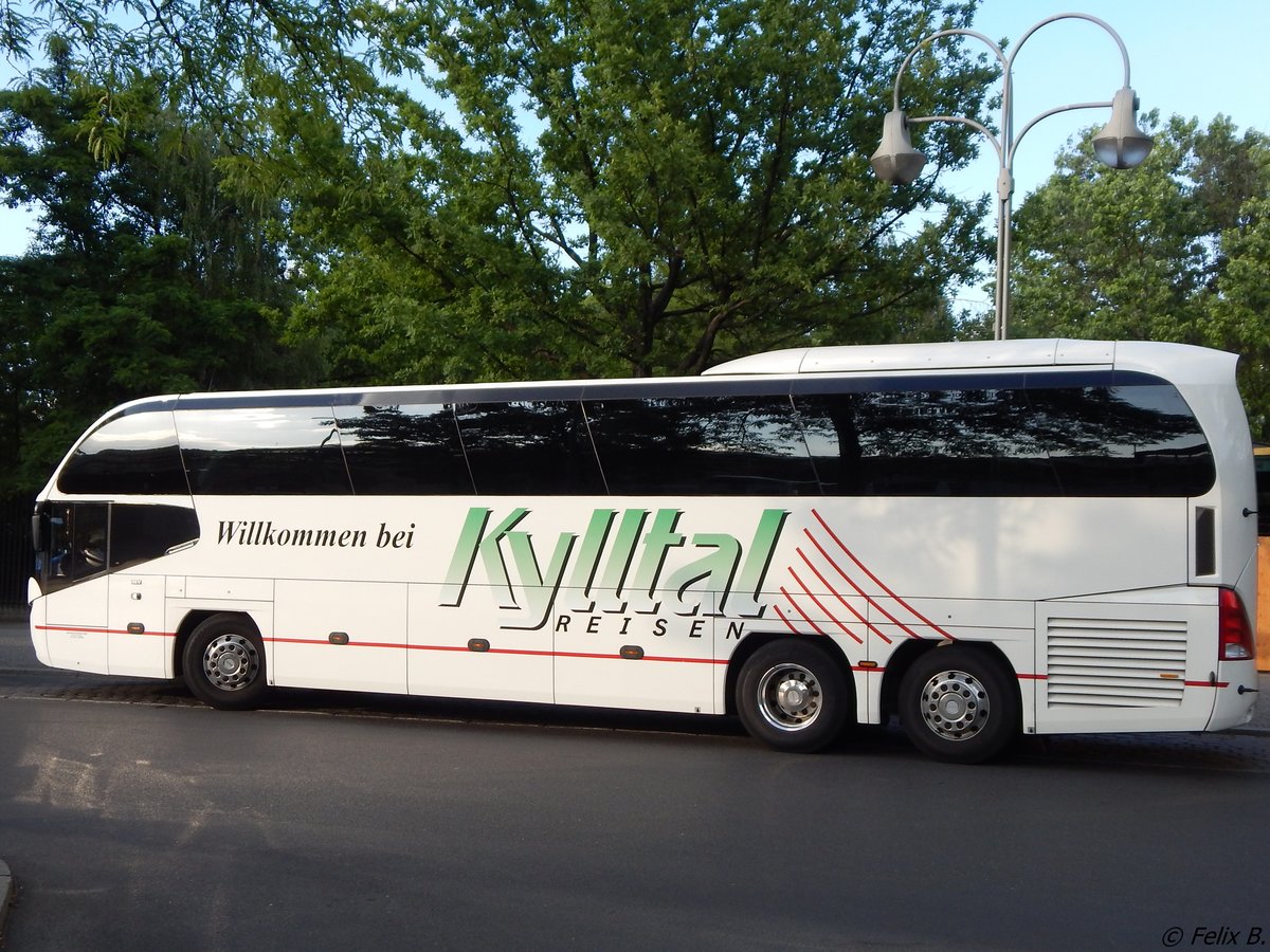 Neoplan Cityliner von Kylltal Reisen aus Deutschland in Berlin am 09.06.2016