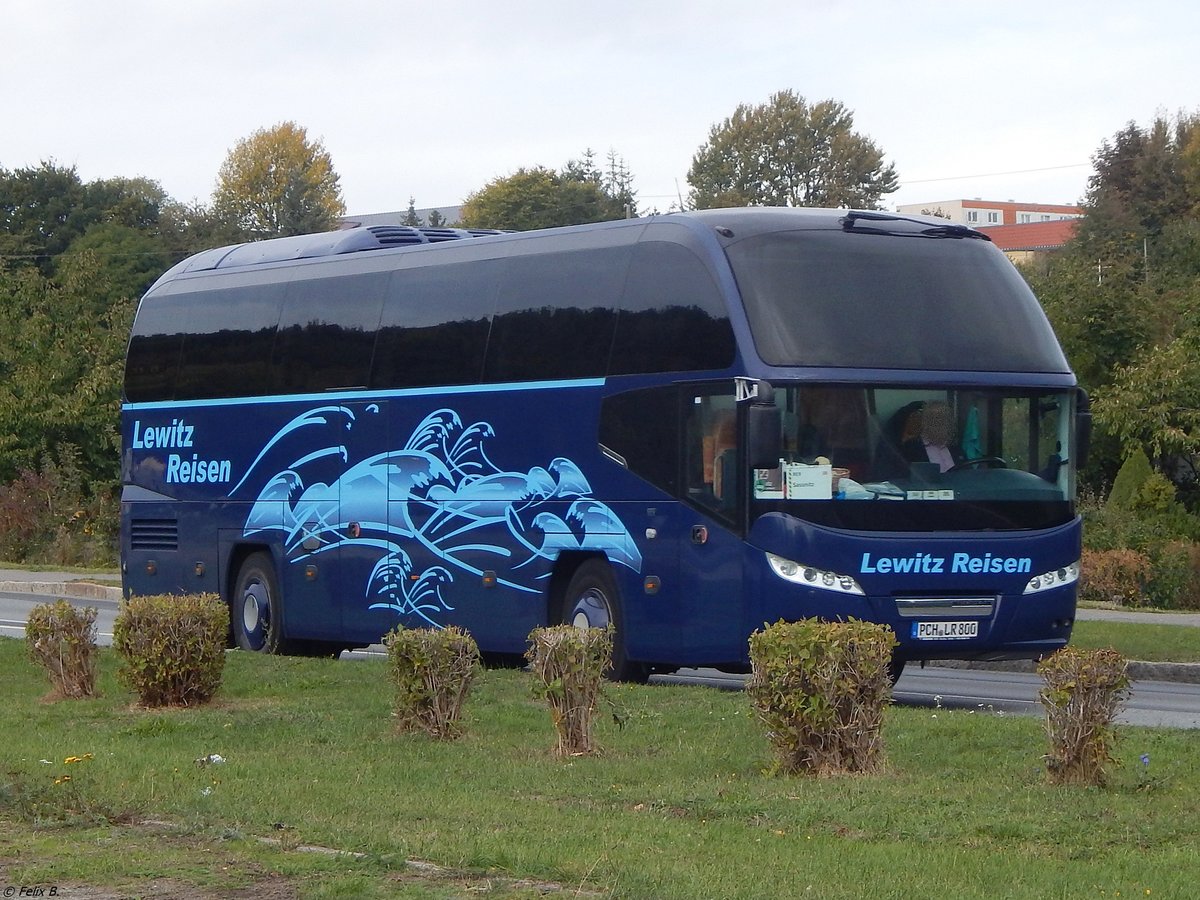 Neoplan Cityliner von Lewitz-Reisen aus Deutschland in Sassnitz am 30.09.2018