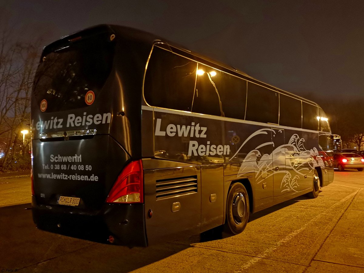 Neoplan Cityliner von Lewitz-Reisen aus Deutschland in Neubrandenburg 28.11.2018