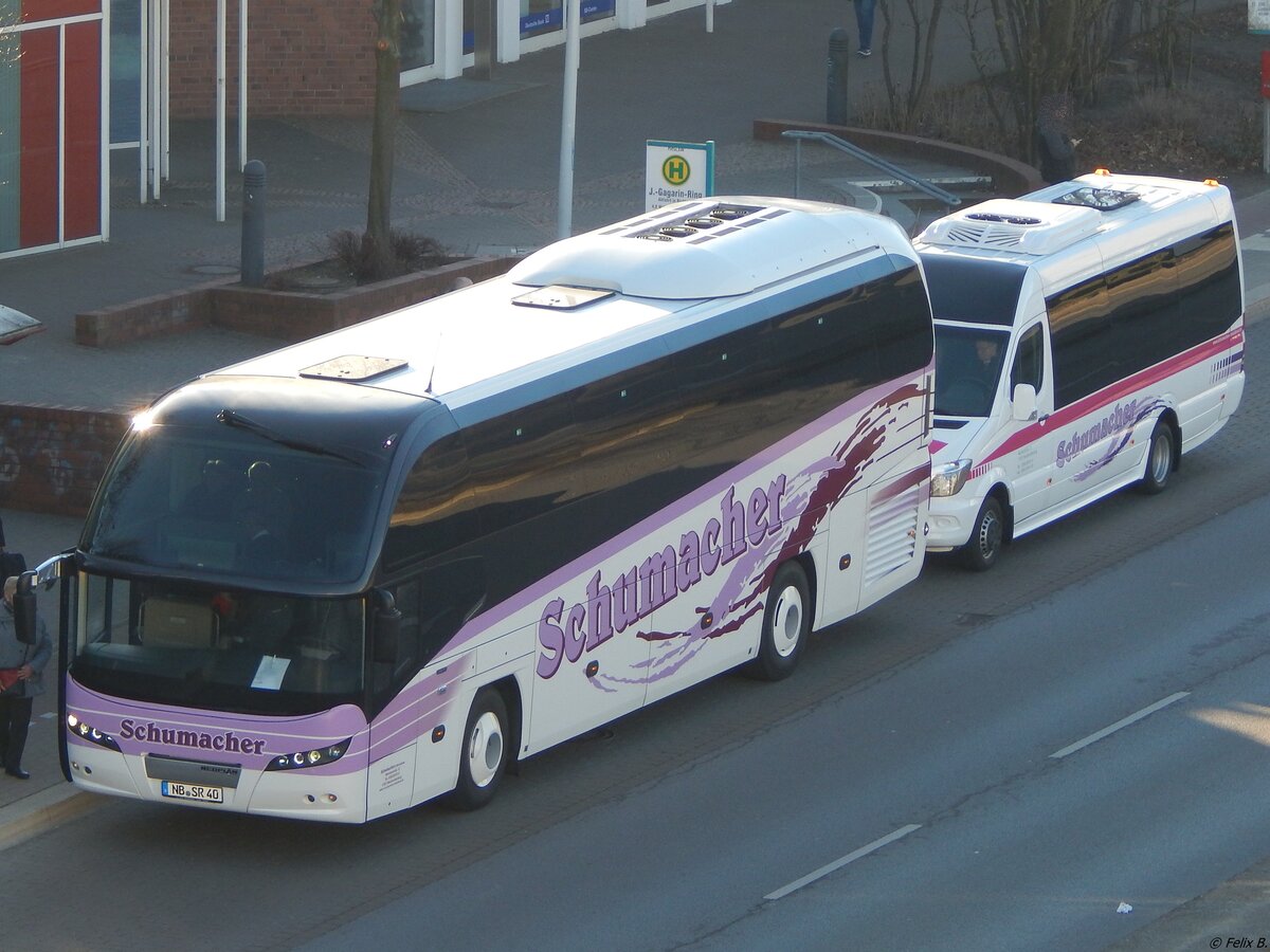 Neoplan Cityliner und Mercedes Sprinter von Schumacher aus Deutschland in Neubrandenburg am 16.02.2019