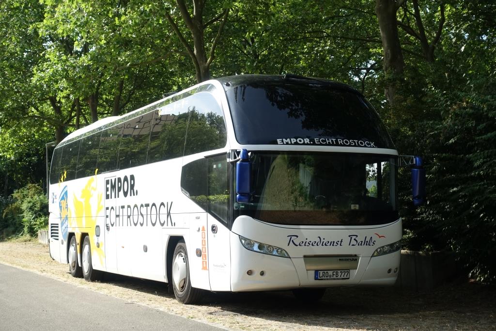 Neoplan Cityliner N 1218 L  Bahls - Mannschaftsbus Empor Rostock , Mannheim Juni 2022