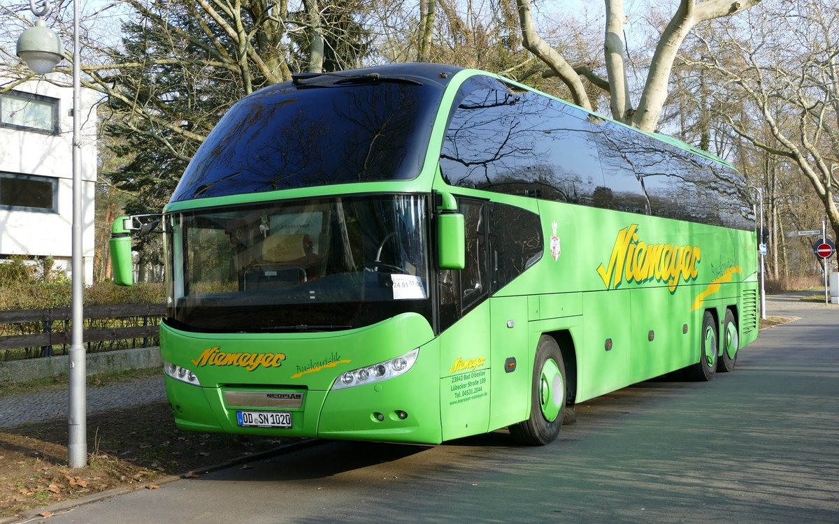 Neoplan Cityliner von Niemeyer Bustouristik. Berlin im Januar 2020 (Grüne Woche).