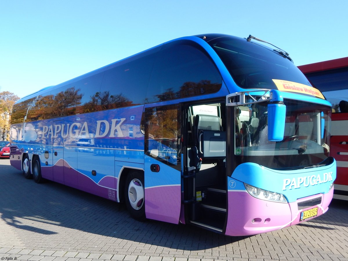 Neoplan Cityliner von Papuga aus Dänemark in Wernigerode am 27.10.2015