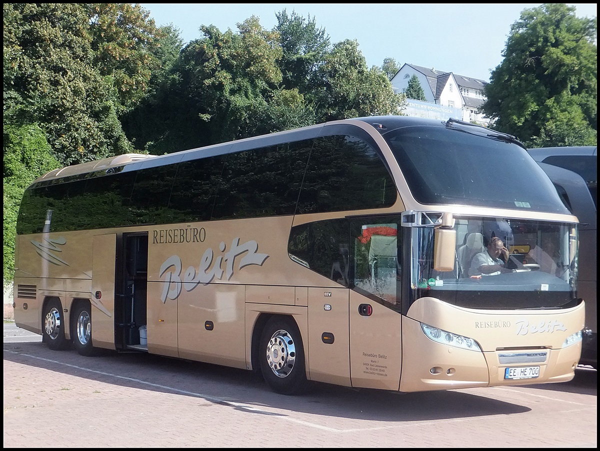 Neoplan Cityliner vom Reisebro Belitz aus Deutschland im Stadthafen Sassnitz am 24.08.2013