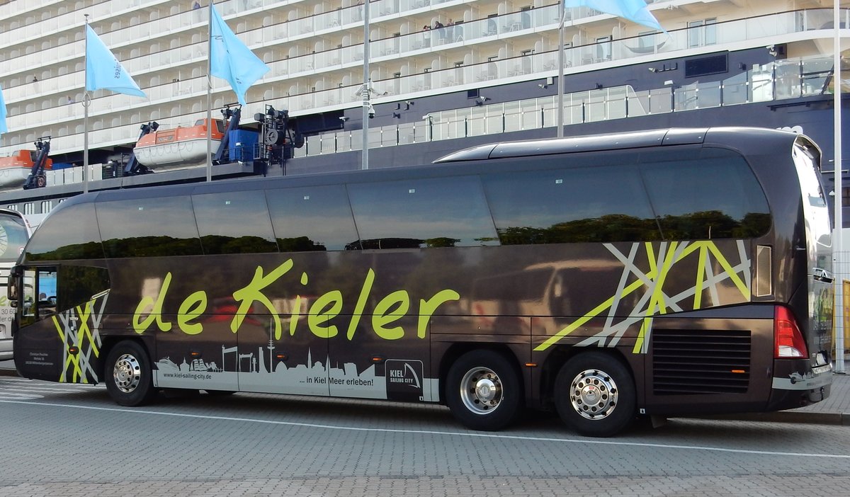 Neoplan Cityliner Reisebus am 23.05.18 in Kiel