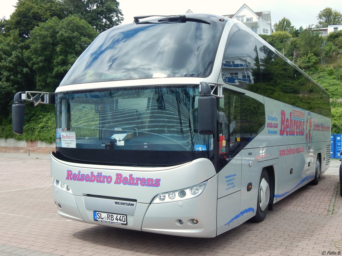Neoplan Cityliner von Reisedienst Lausen aus Deutschland im Stadthafen Sassnitz am 13.07.2017