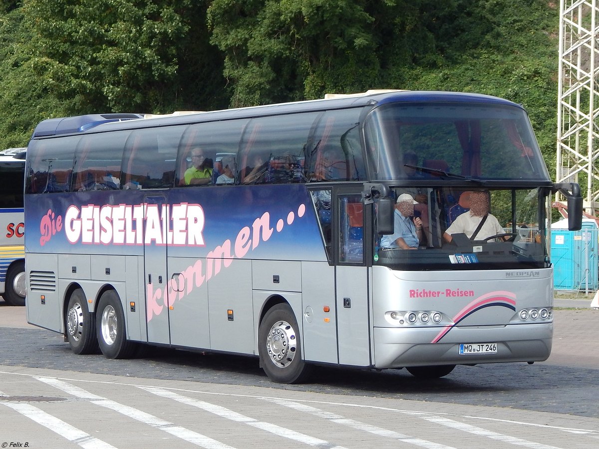 Neoplan Cityliner von Richter-Reisen aus Deutschland im Stadthafen Sassnitz am 02.09.2018