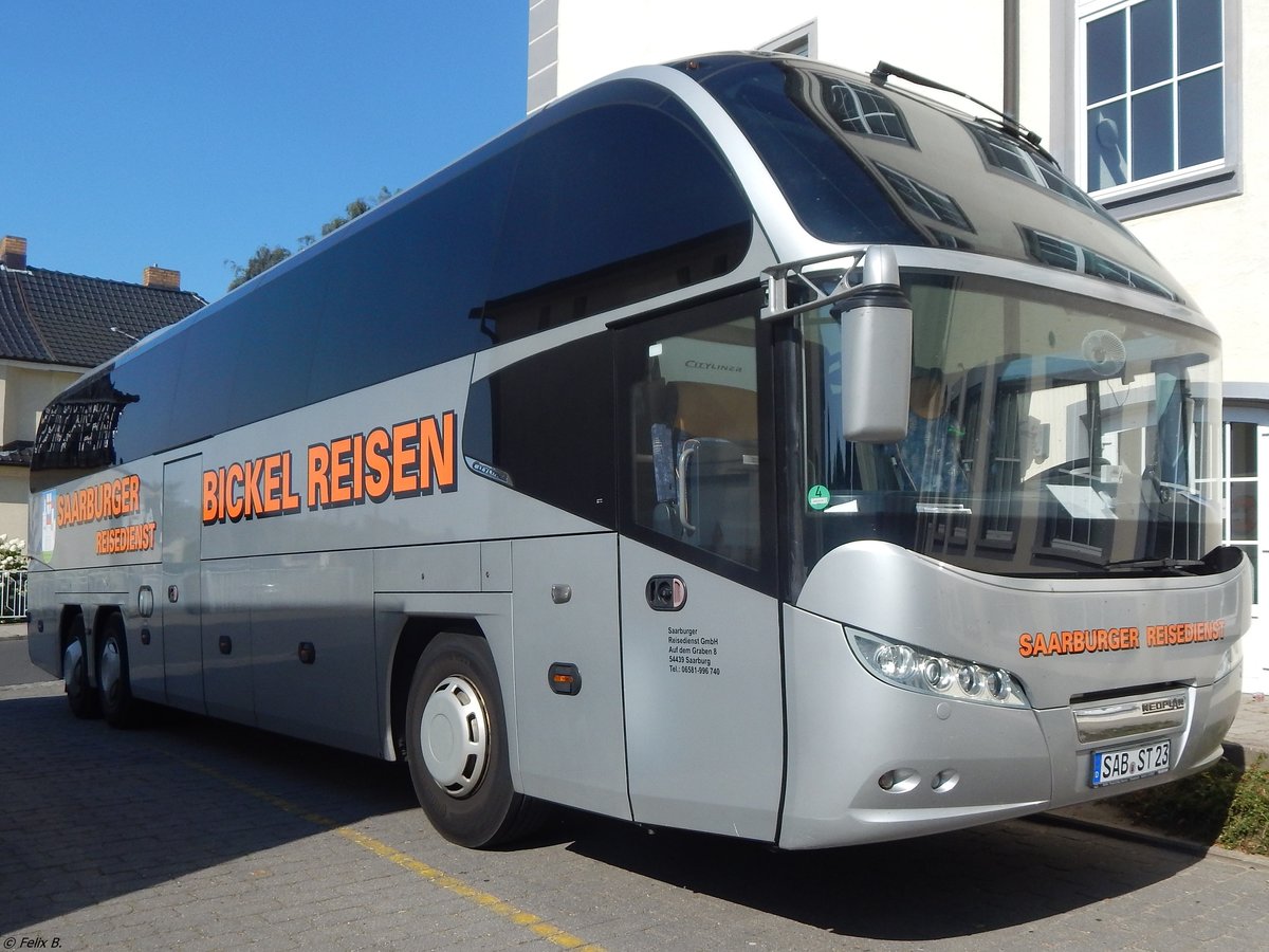 Neoplan Cityliner von Saarburger Reisedienst aus Deutschland in Sassnitz am 20.08.2015