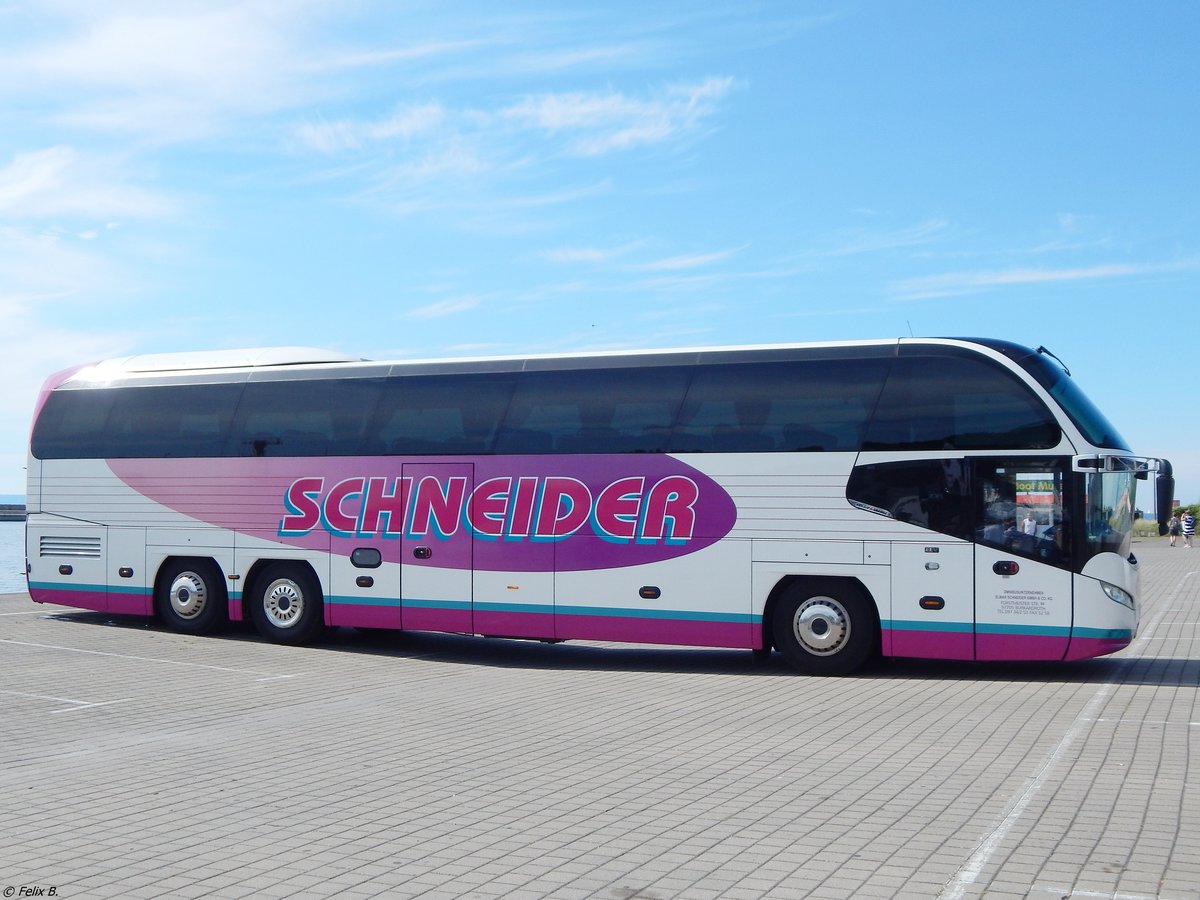 Neoplan Cityliner von Schneider aus Deutschland im Stadthafen Sassnitz am 21.07.2016