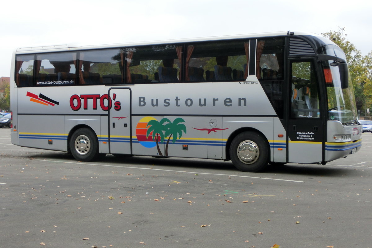 Neoplan Euroliner N 313 SHD von Otto's Bustouren am 16.10.2015 in Landau/Pfalz