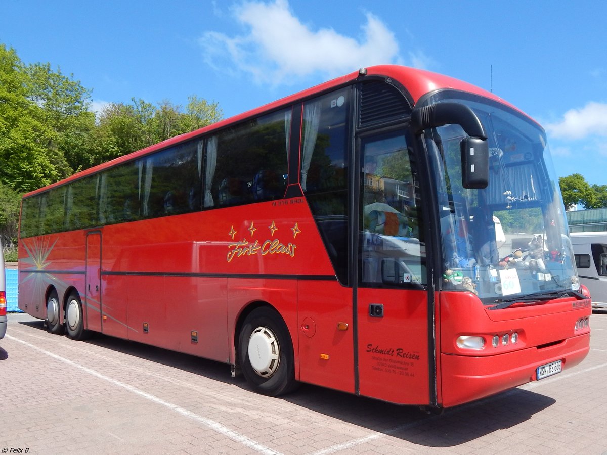 Neoplan Euroliner von Schmidt Reisen aus Deutschland im Stadthafen Sassnitz am 15.05.2015